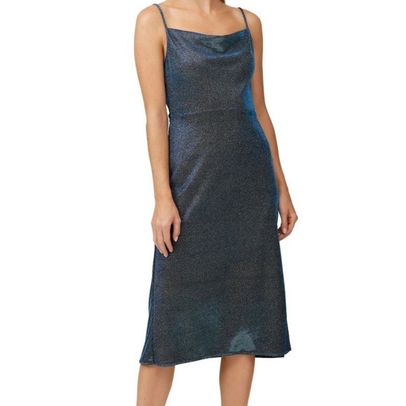 VEDA
Mystery Lurex Dress - Picture 1 of 13